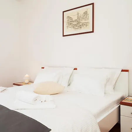 Casa Rossa 14 - Zf Hvar Apartment