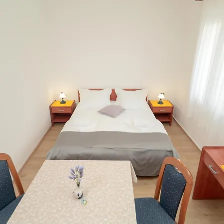 Casa Rossa 14 - Zf Hvar Apartment *