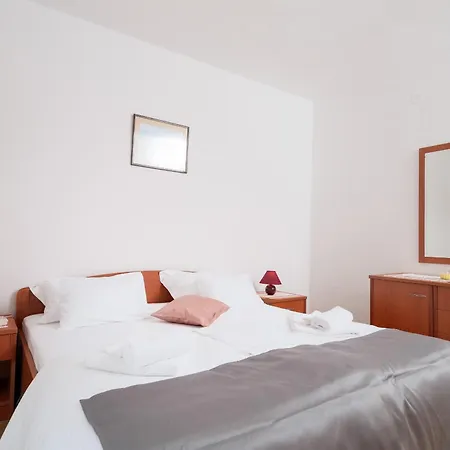 Casa Rossa 14 - Zf Hvar Apartment