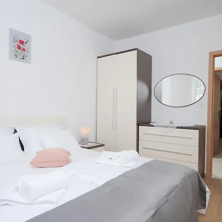Casa Rossa 14 - Zf Hvar Apartment *